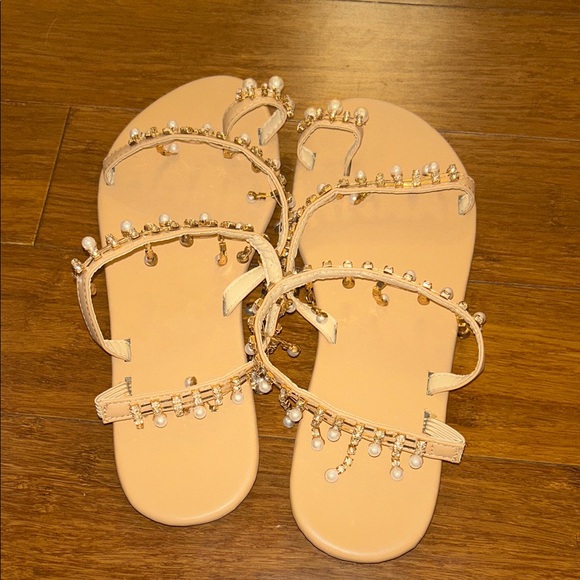 NWOT. Elegant Tan Sandals with Pearl Accents - Picture 1 of 3